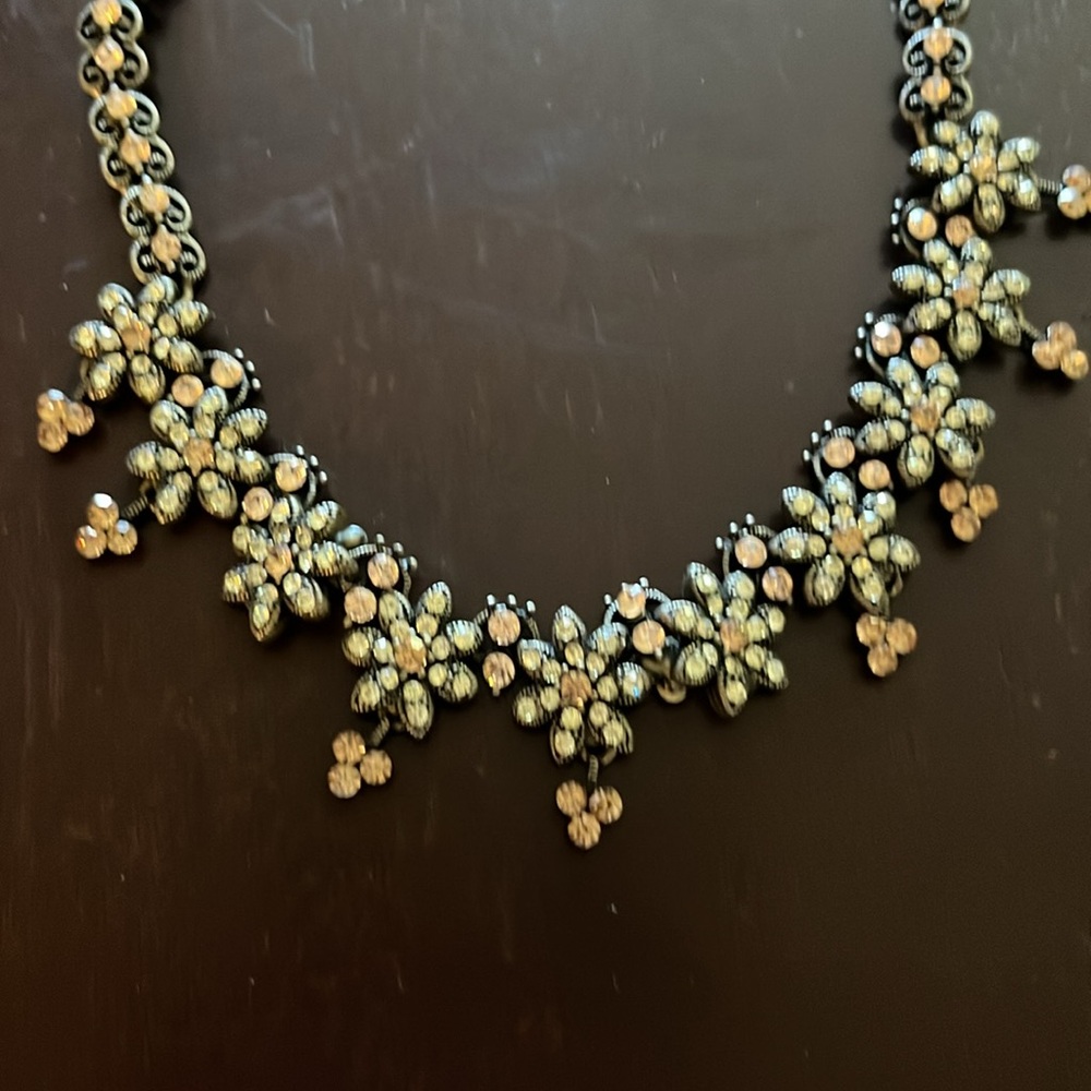 Crystal flower necklace